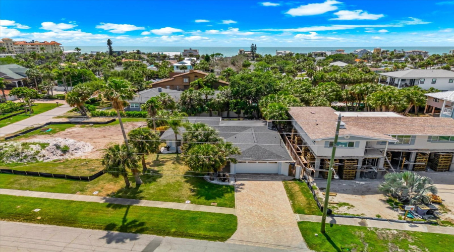 Clearwater Beach, Florida 33767, 3 Bedroom Bedrooms, ,3 Bathroombathrooms,Residential,For Sale,Bay Esplanade,0,Mfrtb8509329
