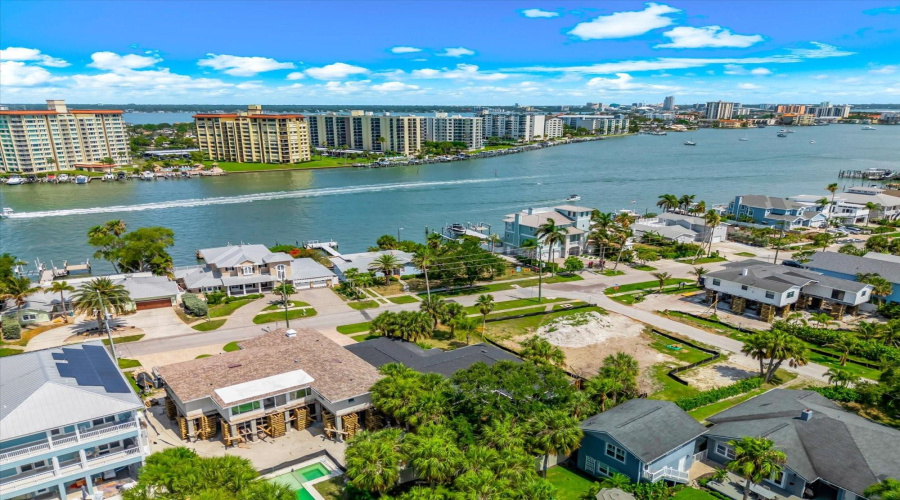 Clearwater Beach, Florida 33767, 3 Bedroom Bedrooms, ,3 Bathroombathrooms,Residential,For Sale,Bay Esplanade,0,Mfrtb8509329