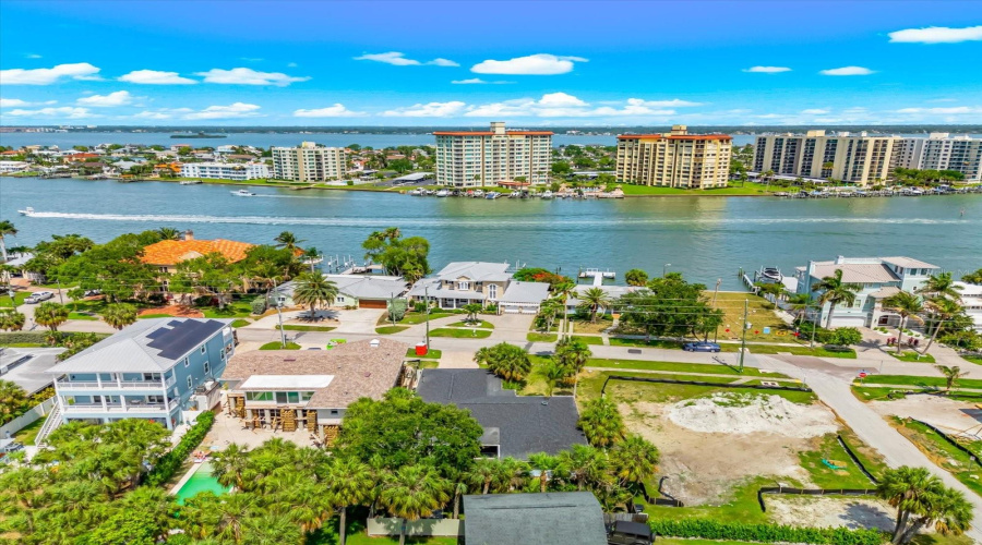 Clearwater Beach, Florida 33767, 3 Bedroom Bedrooms, ,3 Bathroombathrooms,Residential,For Sale,Bay Esplanade,0,Mfrtb8509329