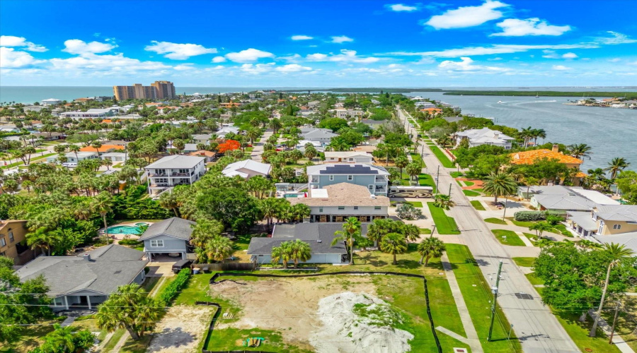 Clearwater Beach, Florida 33767, 3 Bedroom Bedrooms, ,3 Bathroombathrooms,Residential,For Sale,Bay Esplanade,0,Mfrtb8509329