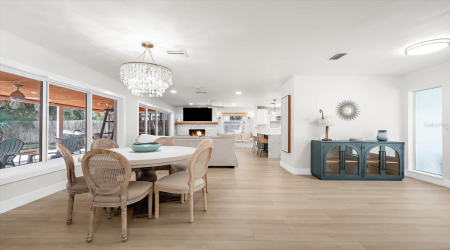 Clearwater Beach, Florida 33767, 3 Bedroom Bedrooms, ,3 Bathroombathrooms,Residential,For Sale,Bay Esplanade,0,Mfrtb8509329