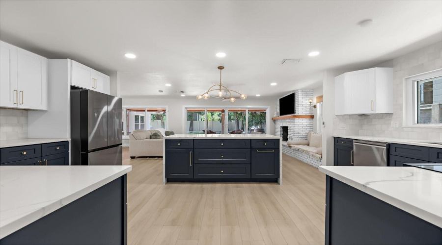 Clearwater Beach, Florida 33767, 3 Bedroom Bedrooms, ,3 Bathroombathrooms,Residential,For Sale,Bay Esplanade,0,Mfrtb8509329