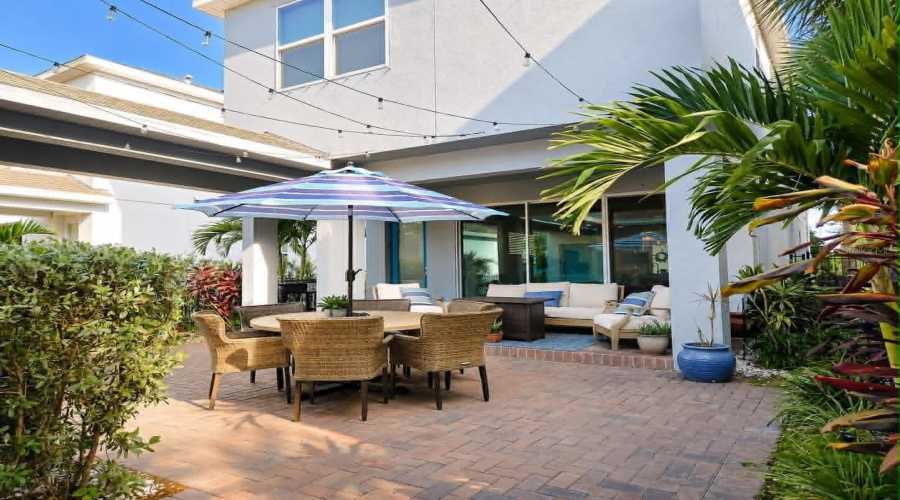 Large Paver Courtyard