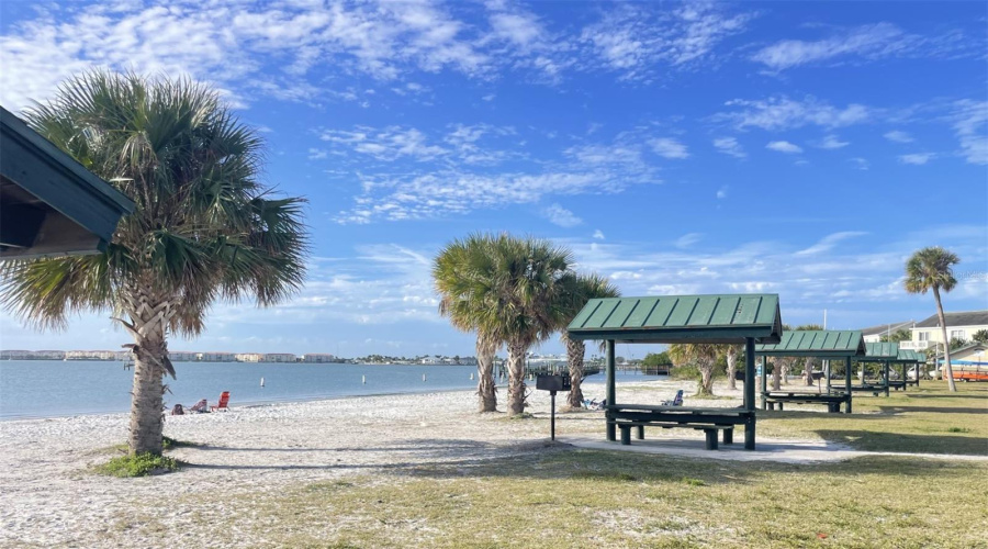 Jaycee Park. Boat Launches, Playgrounds, Pavillions, Great Calmer Indian River Beach For The Younger Kids And Jet Skiers! Pickleballl Tennis, Basketball Too.