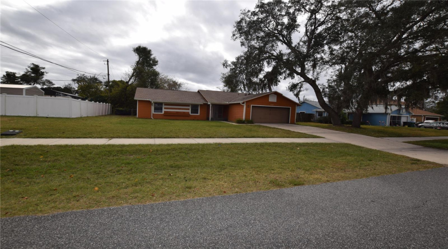 Deltona, Florida 32738, 3 Bedroom Bedrooms, ,2 Bathroombathrooms,Residential,For Sale,Derby,0,Mfro6391422