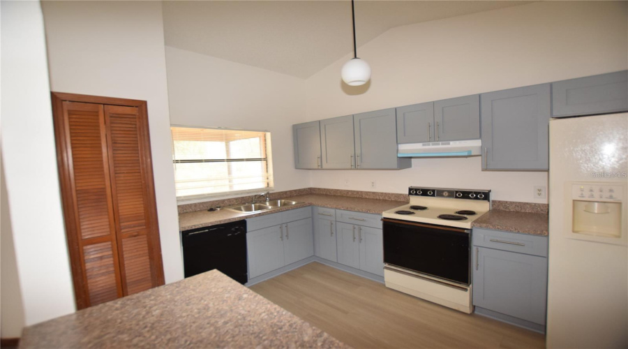 Deltona, Florida 32738, 3 Bedroom Bedrooms, ,2 Bathroombathrooms,Residential,For Sale,Derby,0,Mfro6391422