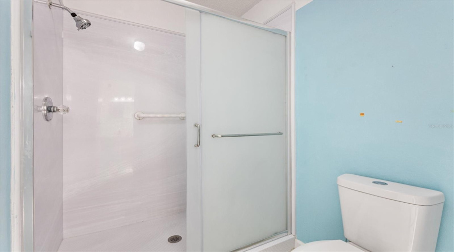 Lady Lake, Florida 32159, 2 Bedroom Bedrooms, ,2 Bathroombathrooms,Residential,For Sale,Schwartz,0,Mfrg5116448