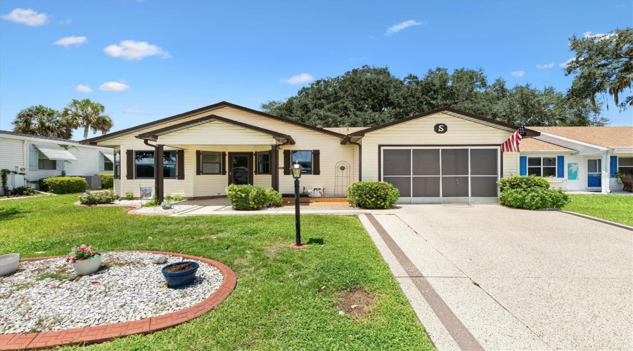 Lady Lake, Florida 32159, 2 Bedroom Bedrooms, ,2 Bathroombathrooms,Residential,For Sale,Schwartz,0,Mfrg5116448