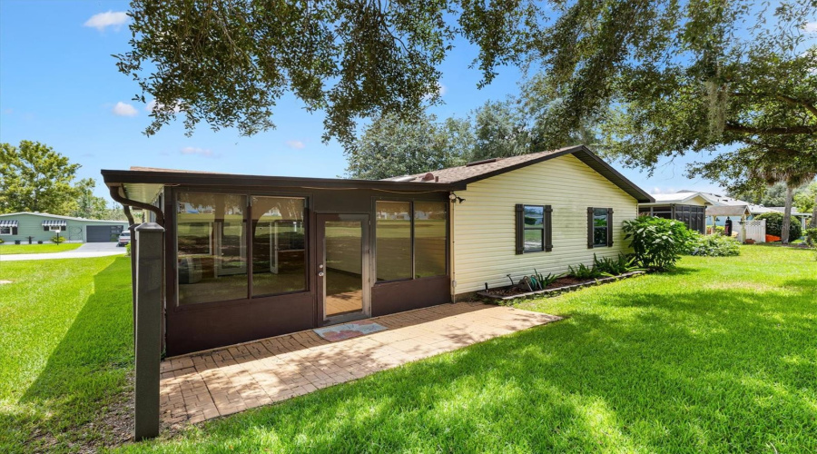 Lady Lake, Florida 32159, 2 Bedroom Bedrooms, ,2 Bathroombathrooms,Residential,For Sale,Schwartz,0,Mfrg5116448