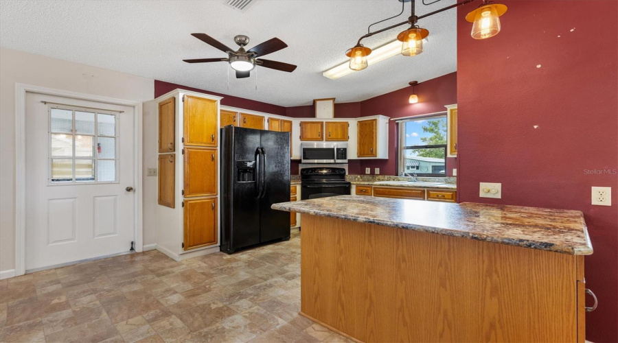Lady Lake, Florida 32159, 2 Bedroom Bedrooms, ,2 Bathroombathrooms,Residential,For Sale,Schwartz,0,Mfrg5116448