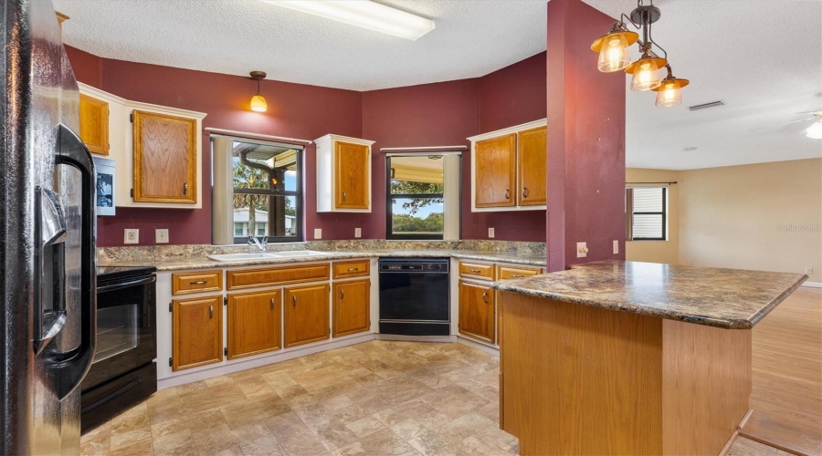 Lady Lake, Florida 32159, 2 Bedroom Bedrooms, ,2 Bathroombathrooms,Residential,For Sale,Schwartz,0,Mfrg5116448