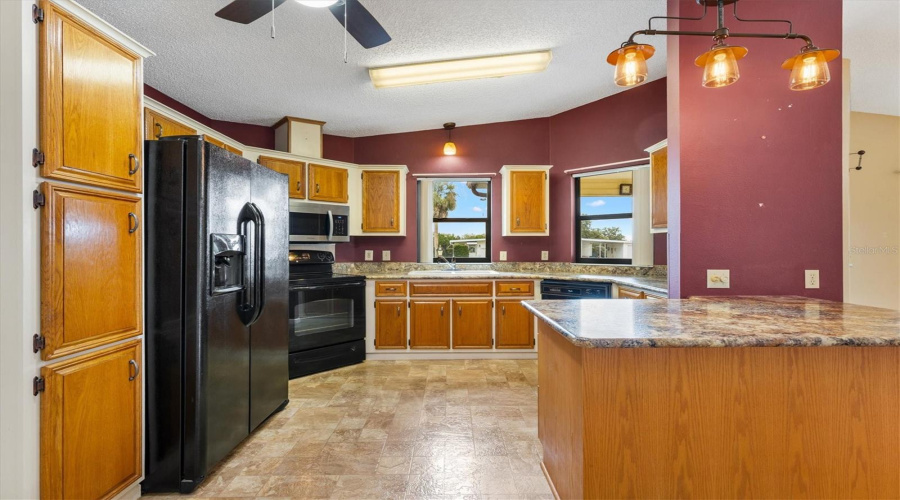 Lady Lake, Florida 32159, 2 Bedroom Bedrooms, ,2 Bathroombathrooms,Residential,For Sale,Schwartz,0,Mfrg5116448