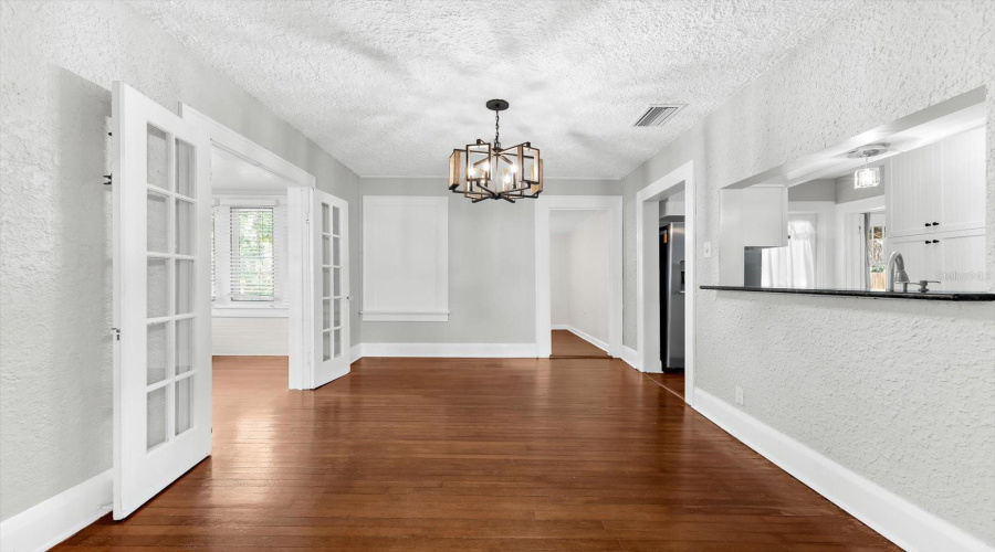 Bradenton, Florida 34205, 2 Bedroom Bedrooms, ,2 Bathroombathrooms,Residential,For Sale,8Th,0,Mfra4681182