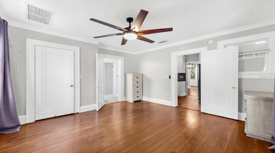 Bradenton, Florida 34205, 2 Bedroom Bedrooms, ,2 Bathroombathrooms,Residential,For Sale,8Th,0,Mfra4681182