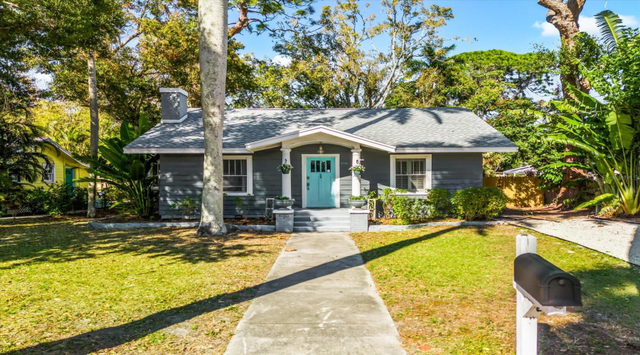 Bradenton, Florida 34205, 2 Bedroom Bedrooms, ,2 Bathroombathrooms,Residential,For Sale,8Th,0,Mfra4681182