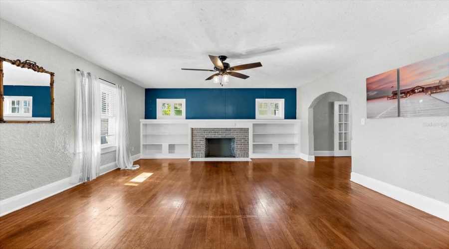 Bradenton, Florida 34205, 2 Bedroom Bedrooms, ,2 Bathroombathrooms,Residential,For Sale,8Th,0,Mfra4681182