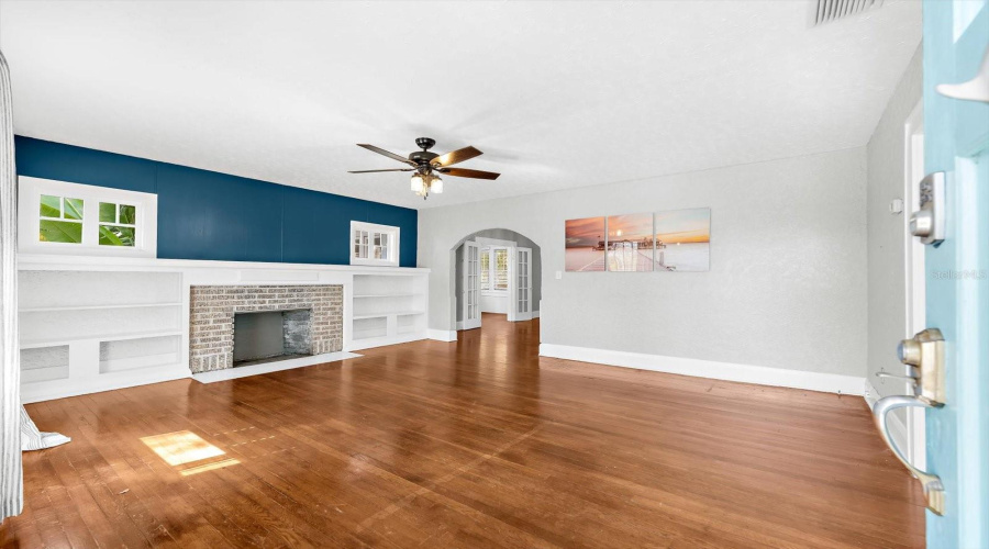 Bradenton, Florida 34205, 2 Bedroom Bedrooms, ,2 Bathroombathrooms,Residential,For Sale,8Th,0,Mfra4681182