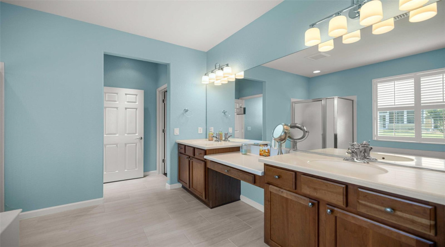 Double Vanity Quartz