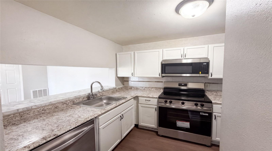 Orlando, Florida 32839, 2 Bedroom Bedrooms, ,2 Bathroombathrooms,Residential,For Sale,Via Hacienda,0,Mfro6428890