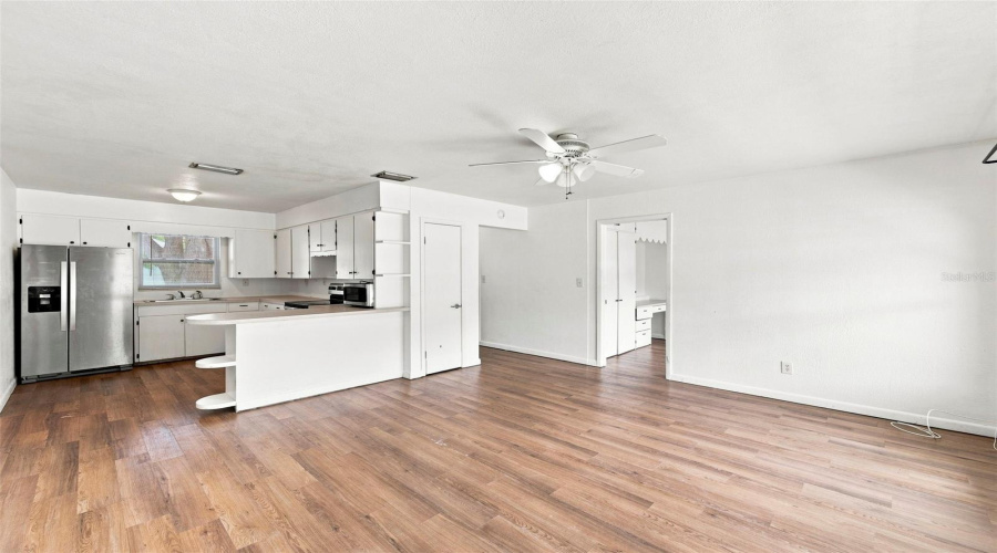 Largo, Florida 33770, 2 Bedroom Bedrooms, ,1 Bathroombathrooms,Residential,For Sale,12Th,0,Mfrtb8539137