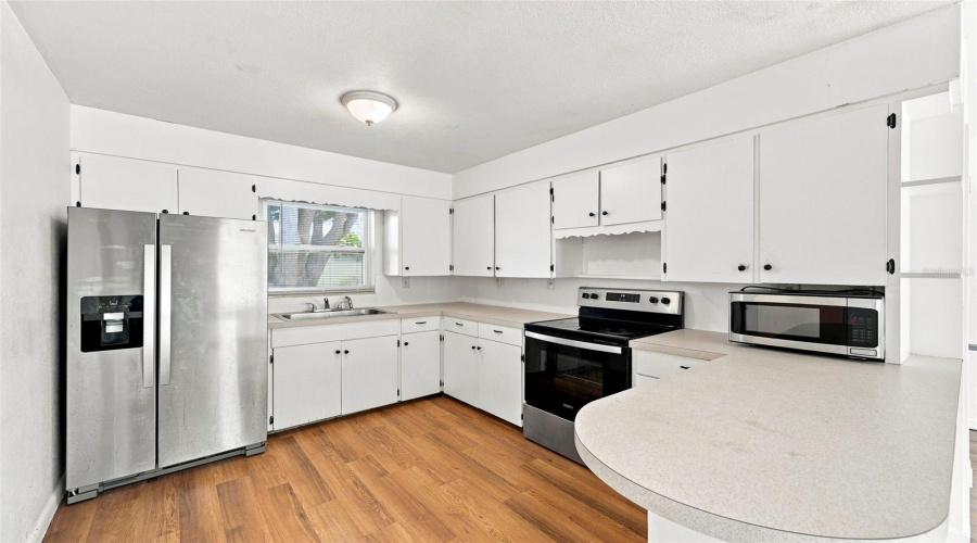 Largo, Florida 33770, 2 Bedroom Bedrooms, ,1 Bathroombathrooms,Residential,For Sale,12Th,0,Mfrtb8539137