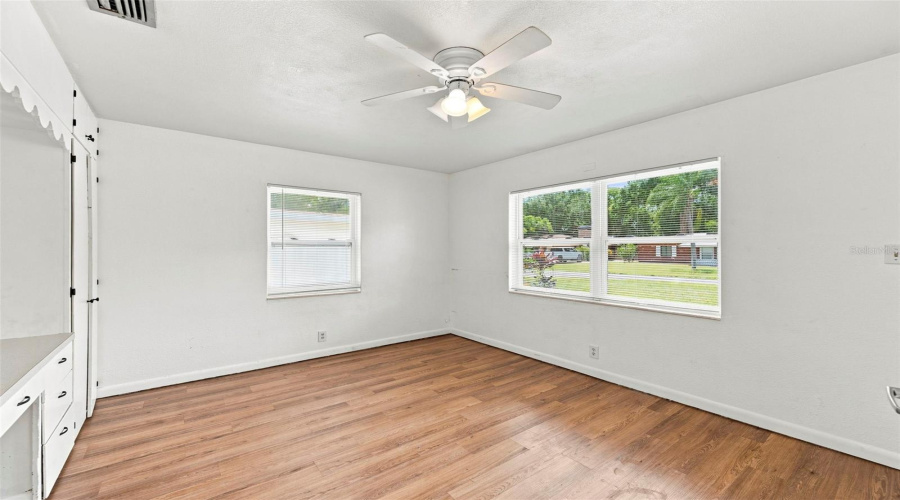 Largo, Florida 33770, 2 Bedroom Bedrooms, ,1 Bathroombathrooms,Residential,For Sale,12Th,0,Mfrtb8539137