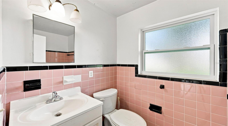 Largo, Florida 33770, 2 Bedroom Bedrooms, ,1 Bathroombathrooms,Residential,For Sale,12Th,0,Mfrtb8539137