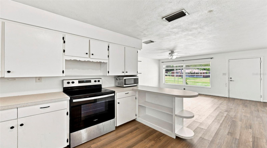 Largo, Florida 33770, 2 Bedroom Bedrooms, ,1 Bathroombathrooms,Residential,For Sale,12Th,0,Mfrtb8539137