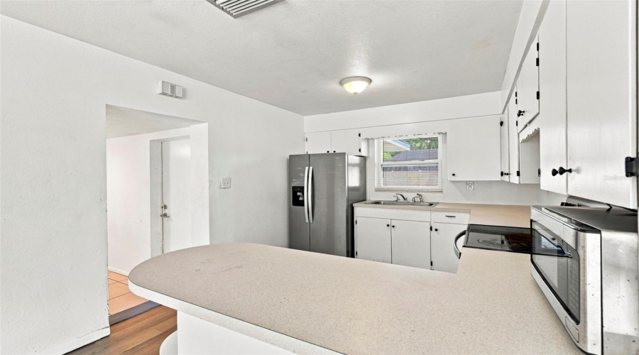 Largo, Florida 33770, 2 Bedroom Bedrooms, ,1 Bathroombathrooms,Residential,For Sale,12Th,0,Mfrtb8539137