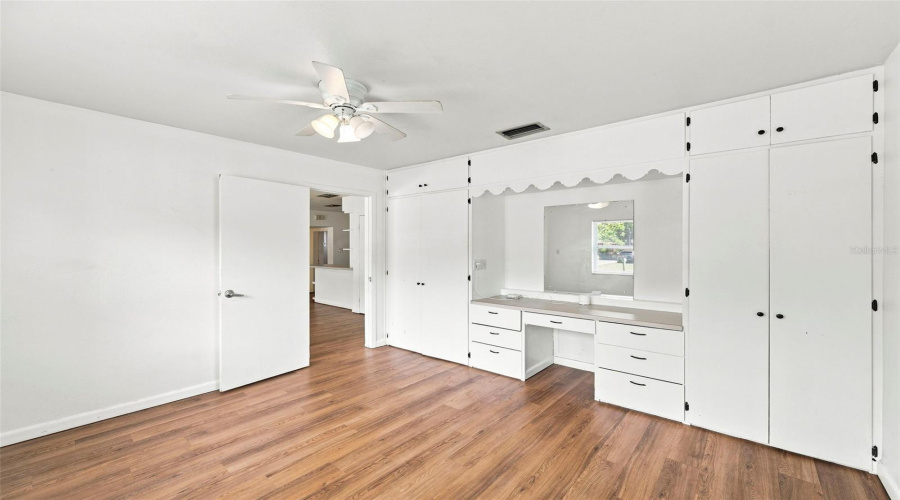 Largo, Florida 33770, 2 Bedroom Bedrooms, ,1 Bathroombathrooms,Residential,For Sale,12Th,0,Mfrtb8539137