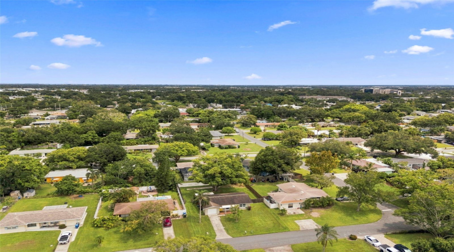 Largo, Florida 33770, 2 Bedroom Bedrooms, ,1 Bathroombathrooms,Residential,For Sale,12Th,0,Mfrtb8539137