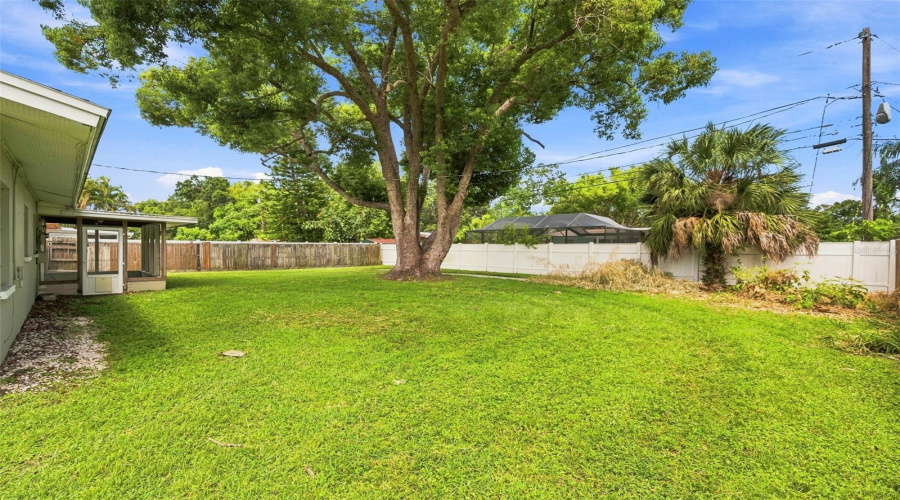 Largo, Florida 33770, 2 Bedroom Bedrooms, ,1 Bathroombathrooms,Residential,For Sale,12Th,0,Mfrtb8539137