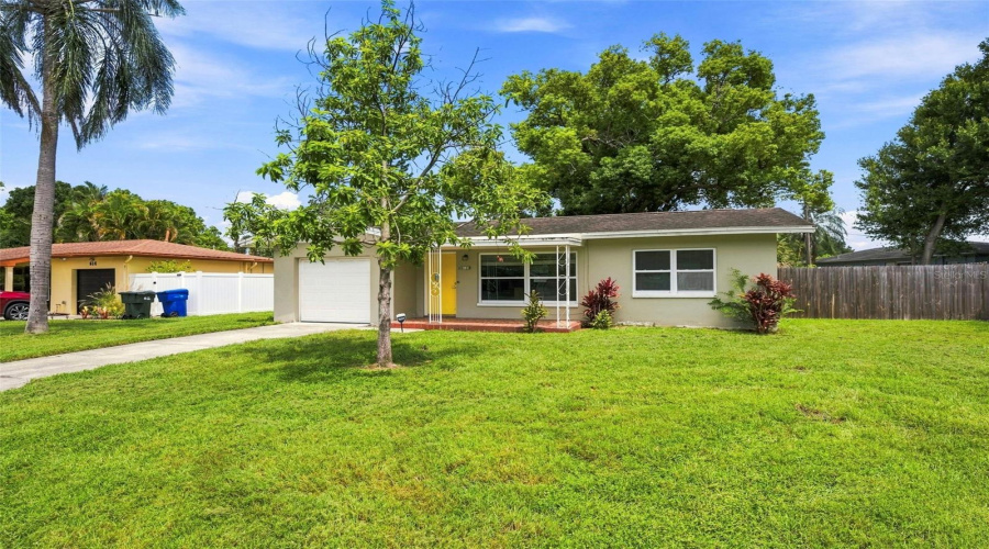 Largo, Florida 33770, 2 Bedroom Bedrooms, ,1 Bathroombathrooms,Residential,For Sale,12Th,0,Mfrtb8539137