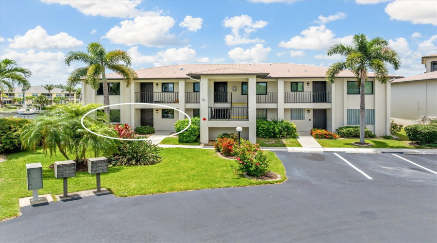 Perfect Getaway Property. Only 20 Owners With Low Hoa