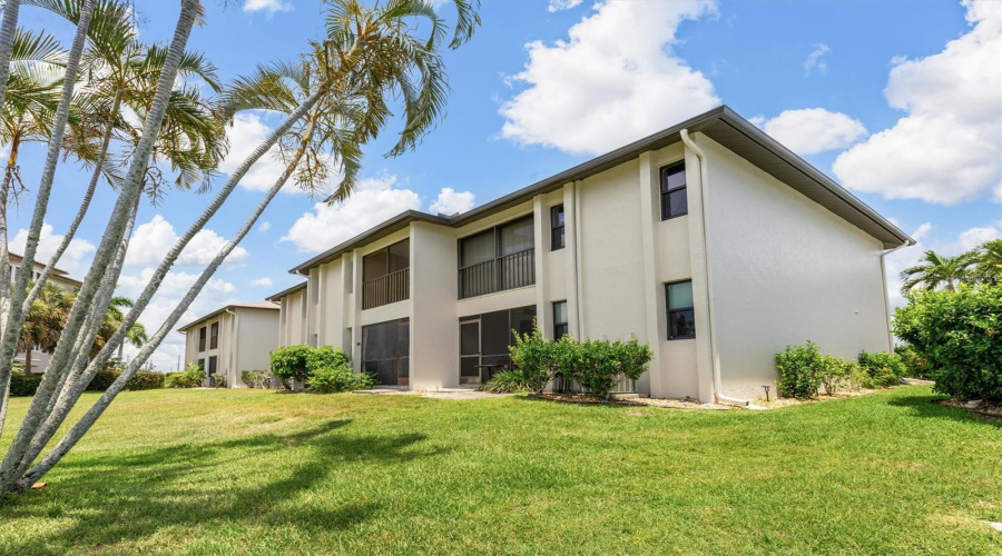 Walk Out From Your Lanai.