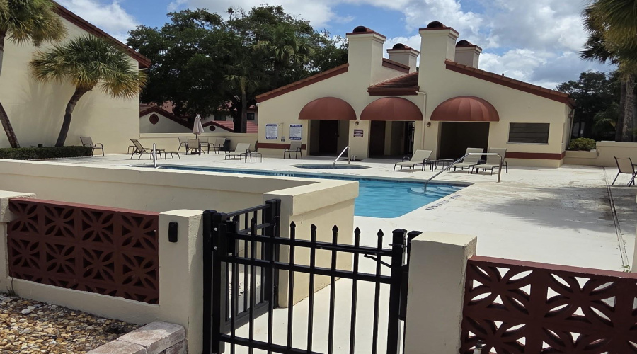 Clearwater, Florida 33761, 2 Bedroom Bedrooms, ,2 Bathroombathrooms,Residential,For Sale,Countryside,0,Mfrw7888598