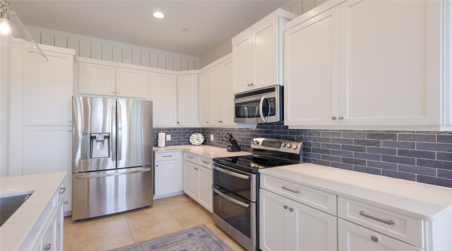 Bradenton, Florida 34209, 3 Bedroom Bedrooms, ,2 Bathroombathrooms,Residential,For Sale,Sapphire Lake,0,Mfra4692418