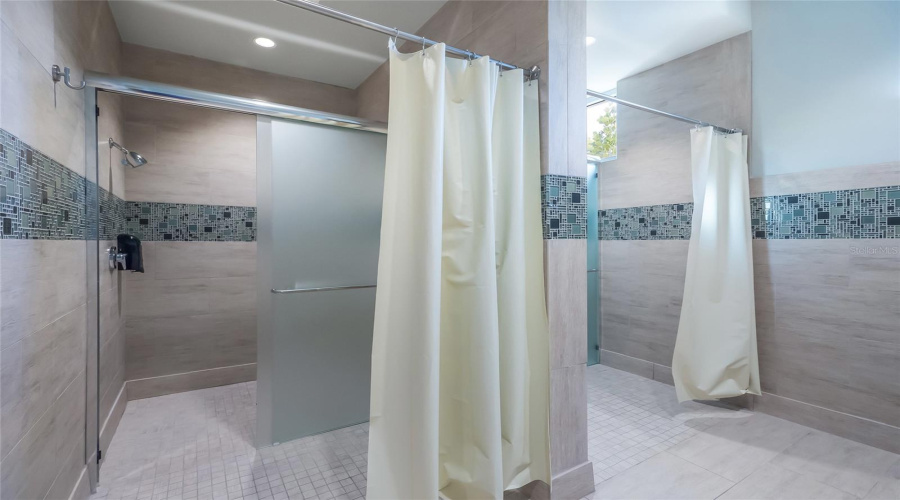 Bradenton, Florida 34209, 3 Bedroom Bedrooms, ,2 Bathroombathrooms,Residential,For Sale,Sapphire Lake,0,Mfra4692418