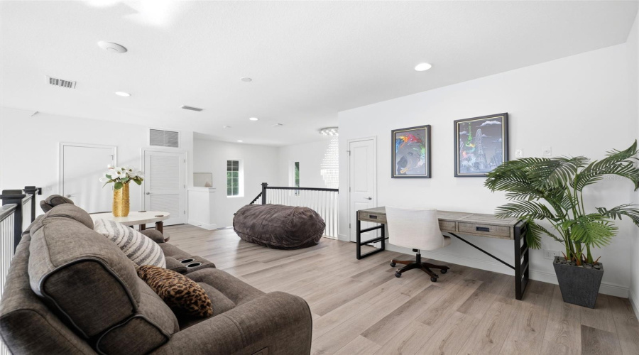 Odessa, Florida 33556, 4 Bedroom Bedrooms, ,3 Bathroombathrooms,Residential,For Sale,Crawley,0,Mfrtb8500108