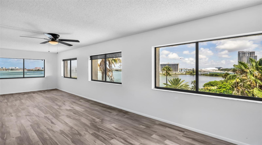 Clearwater, Florida 33756, 2 Bedroom Bedrooms, ,2 Bathroombathrooms,Residential,For Sale,Rogers,0,Mfrtb8523606