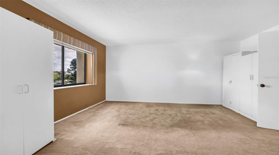 Clearwater, Florida 33756, 2 Bedroom Bedrooms, ,2 Bathroombathrooms,Residential,For Sale,Rogers,0,Mfrtb8523606