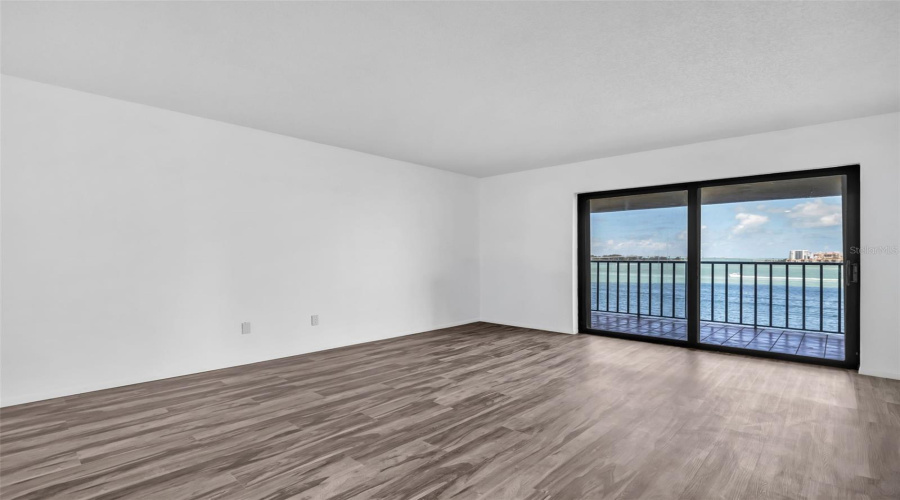 Clearwater, Florida 33756, 2 Bedroom Bedrooms, ,2 Bathroombathrooms,Residential,For Sale,Rogers,0,Mfrtb8523606