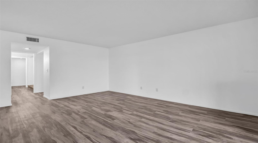 Clearwater, Florida 33756, 2 Bedroom Bedrooms, ,2 Bathroombathrooms,Residential,For Sale,Rogers,0,Mfrtb8523606