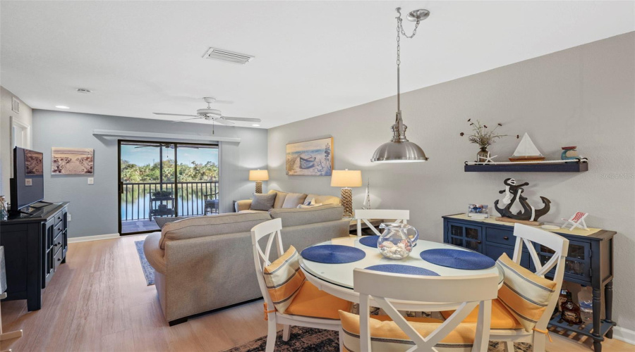 Punta Gorda, Florida 33980, 2 Bedroom Bedrooms, ,2 Bathroombathrooms,Residential,For Sale,Oakview,0,Mfrd6140441