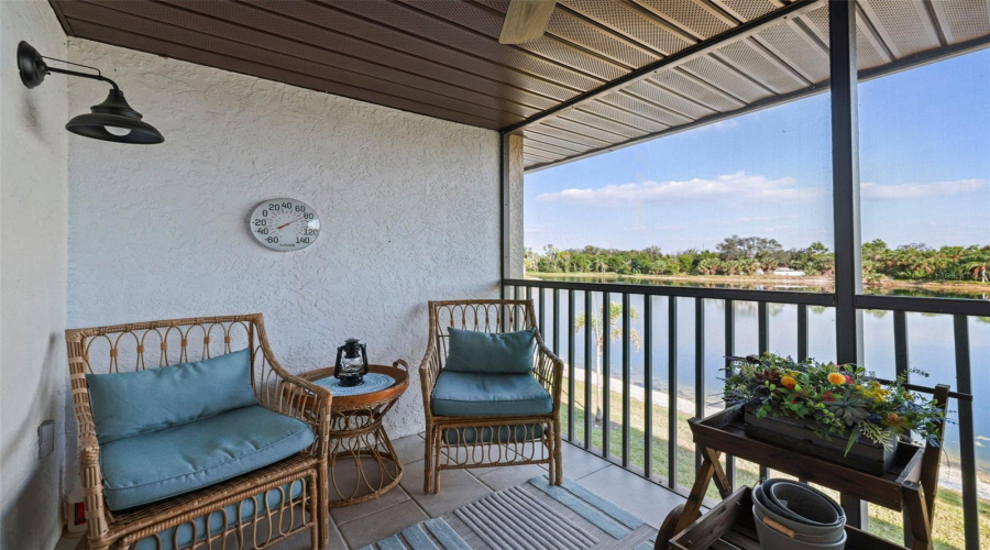 Punta Gorda, Florida 33980, 2 Bedroom Bedrooms, ,2 Bathroombathrooms,Residential,For Sale,Oakview,0,Mfrd6140441