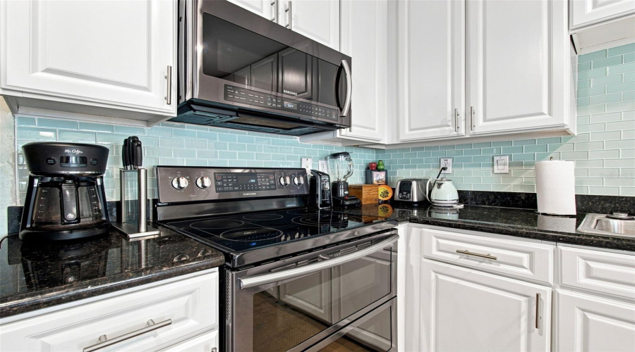 Tampa, Florida 33626, 4 Bedroom Bedrooms, ,3 Bathroombathrooms,Residential,For Sale,Meadow Field,0,Mfrtb8541425