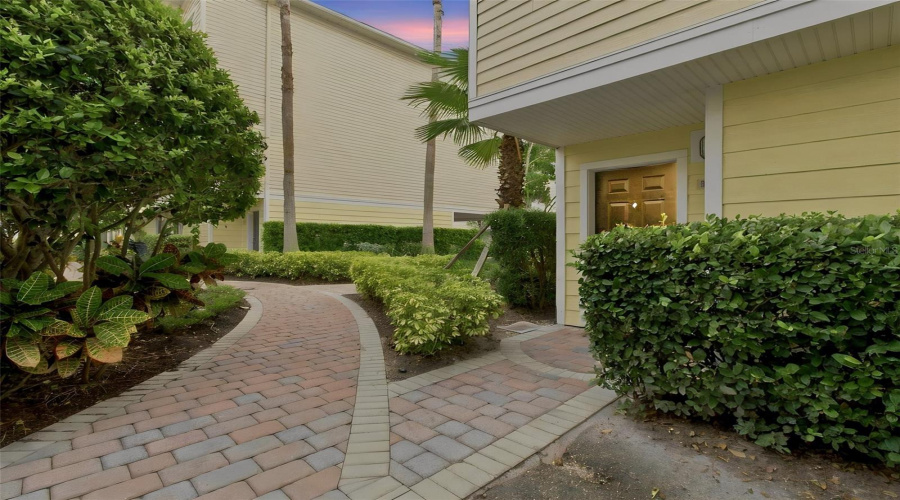 Tampa, Florida 33626, 4 Bedroom Bedrooms, ,3 Bathroombathrooms,Residential,For Sale,Meadow Field,0,Mfrtb8541425