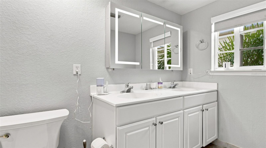 Tampa, Florida 33626, 4 Bedroom Bedrooms, ,3 Bathroombathrooms,Residential,For Sale,Meadow Field,0,Mfrtb8541425