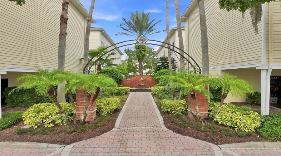 Tampa, Florida 33626, 4 Bedroom Bedrooms, ,3 Bathroombathrooms,Residential,For Sale,Meadow Field,0,Mfrtb8541425