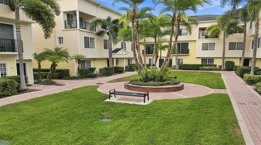 Tampa, Florida 33626, 4 Bedroom Bedrooms, ,3 Bathroombathrooms,Residential,For Sale,Meadow Field,0,Mfrtb8541425
